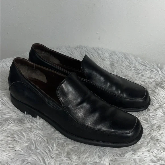 Salvatore Ferragamo Black Leather Slip-On Loafers
